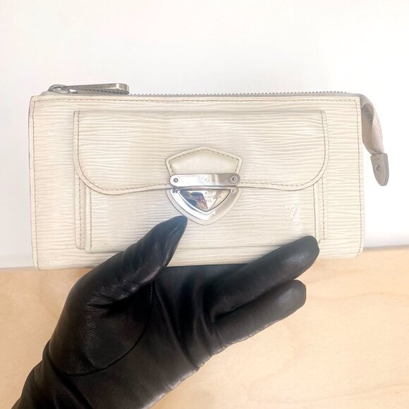LV Epi Astrid Wristlet Clutch Wallet in Ivory w/ Silver Hardware CT4089 - Picture 17 of 17